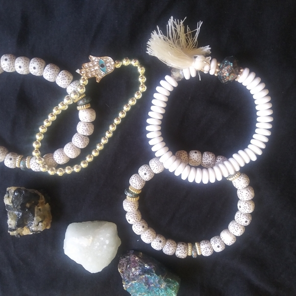 Set of 4 Bohemian Bracelets - Picture 2 of 2